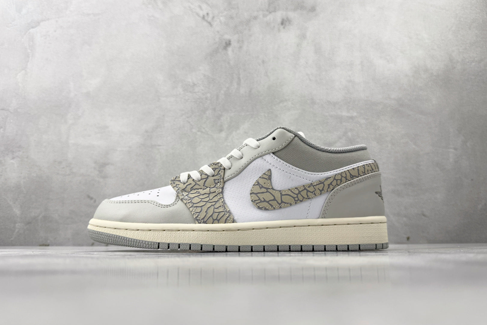 NIKE AIR JORDAN 1 LOW 'BERLIN GRAY'