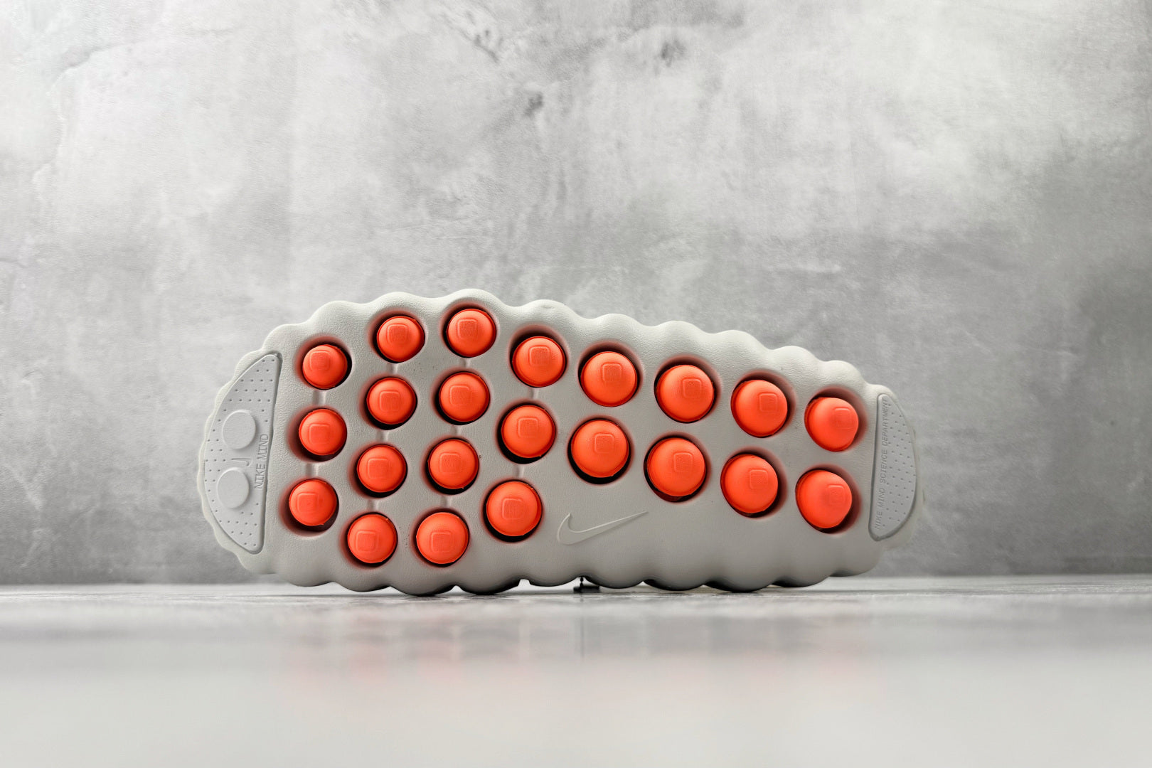 NIKE MIND 001