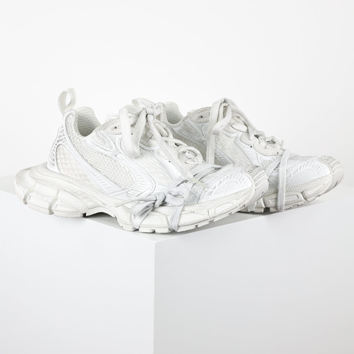 Balenciaga 3XL Extreme Lace - vista do par