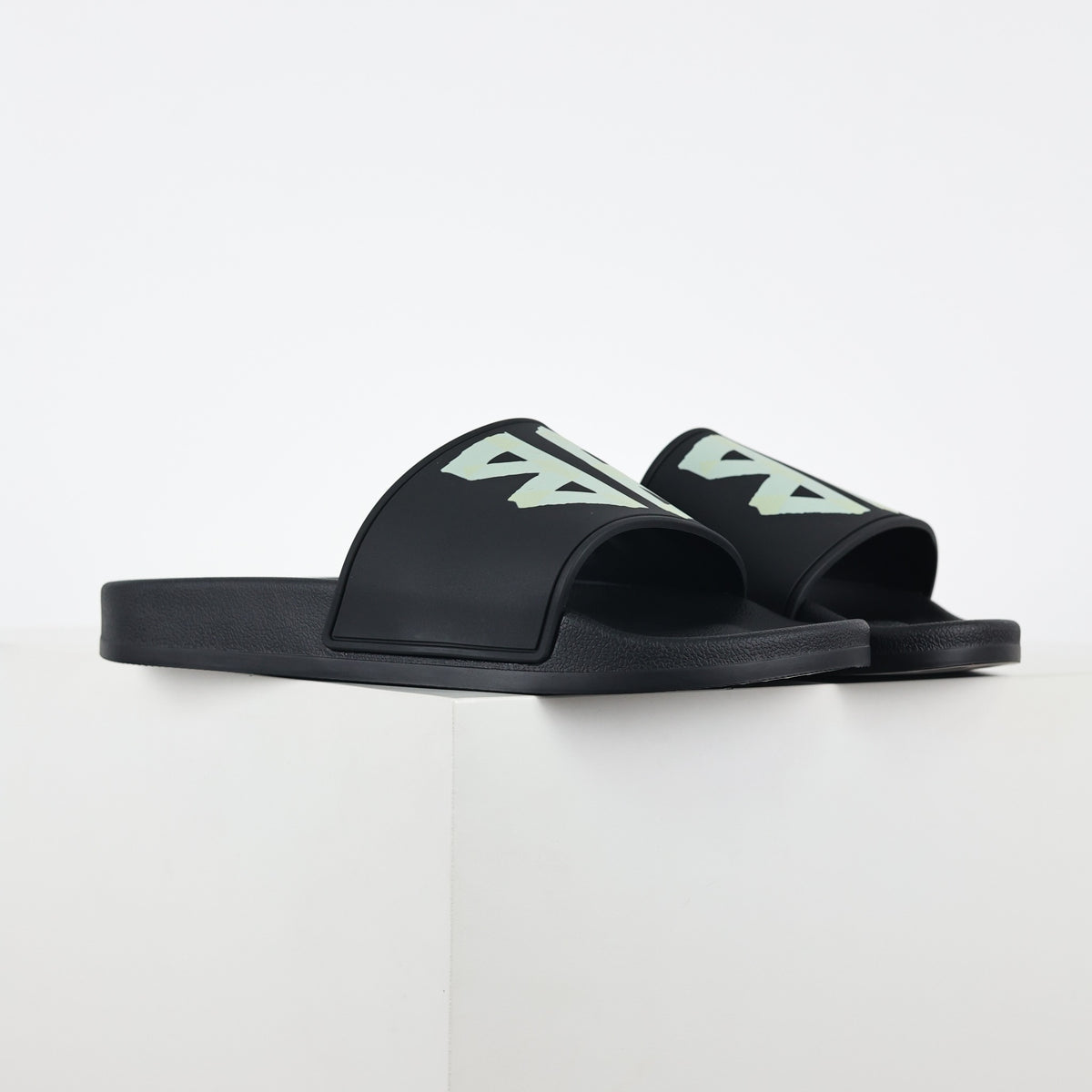 Balenciaga BB Pool Slide - vista lateral