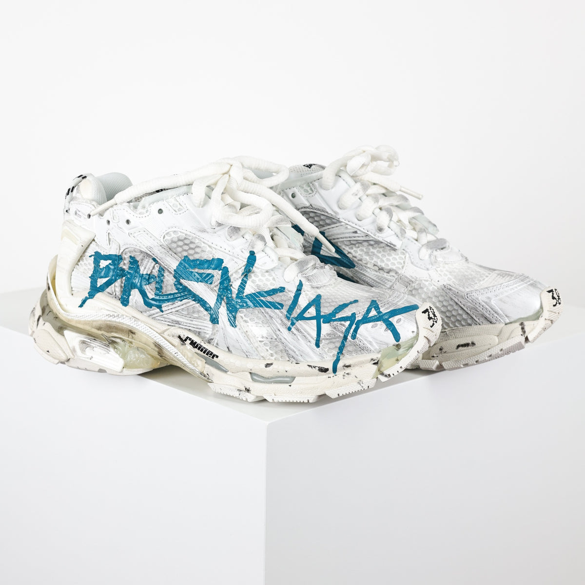 Balenciaga Runner Graffiti - par de tenis