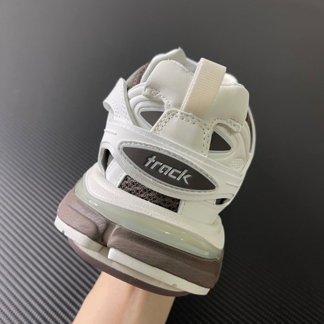 Balenciaga Track.2 Open - detalhe traseiro