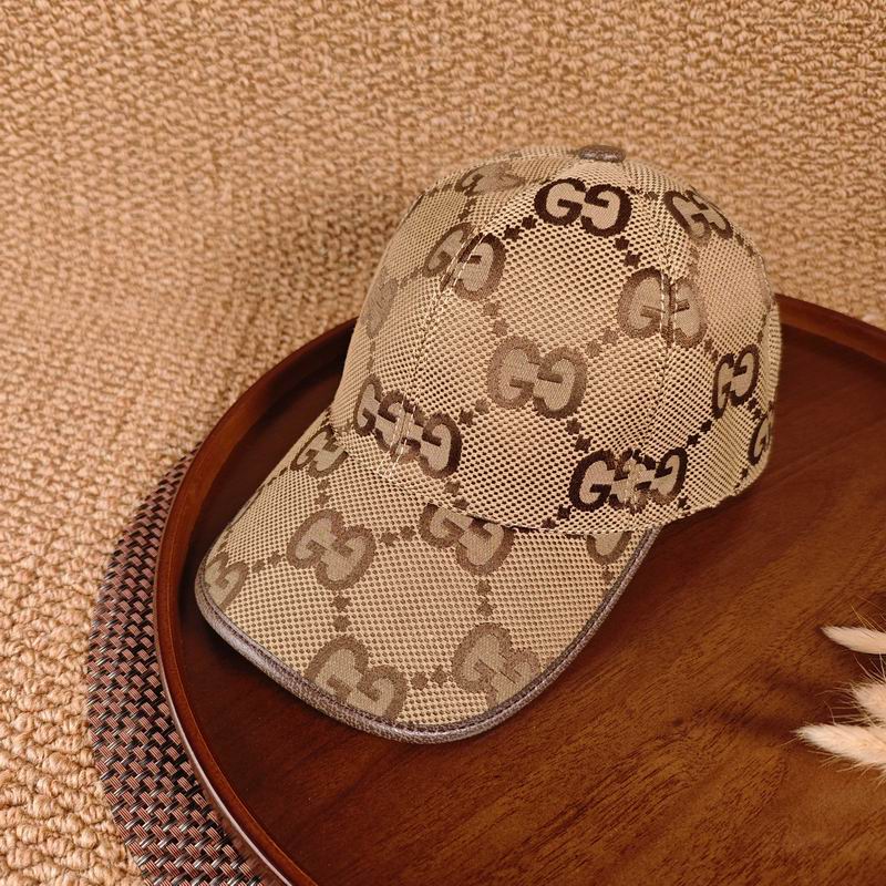Boné GUCCI bege - vista diagonal