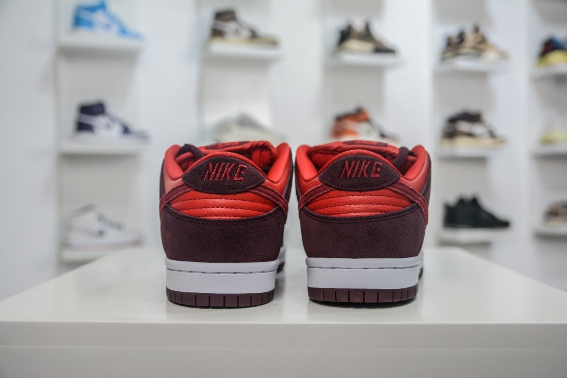 NIKE SB DUNK LOW CHERRY - traseira