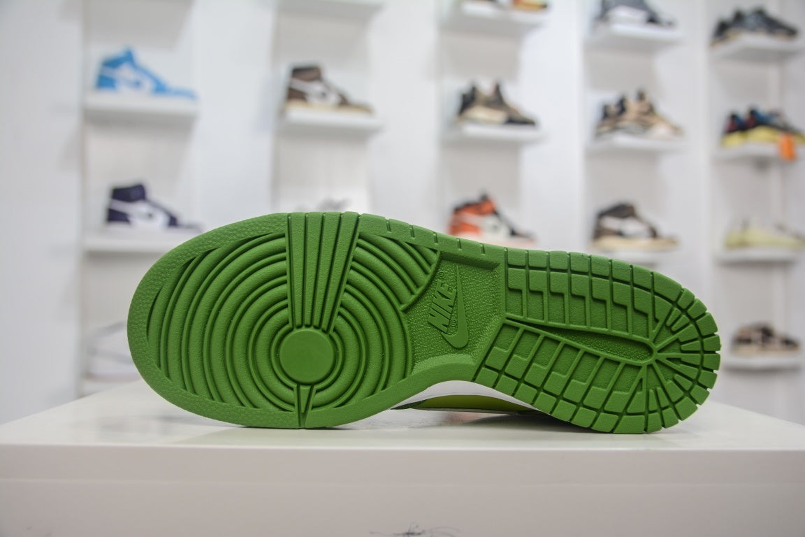 NIKE DUNK LOW CHLOROPHYLL - sola