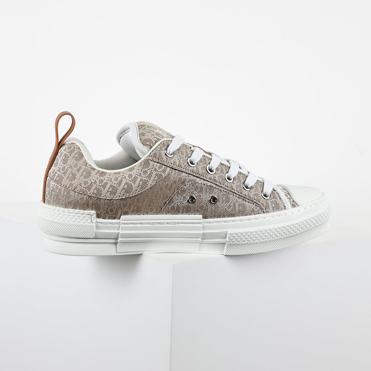 Dior B23 em jacquard bege com monograma, vista lateral