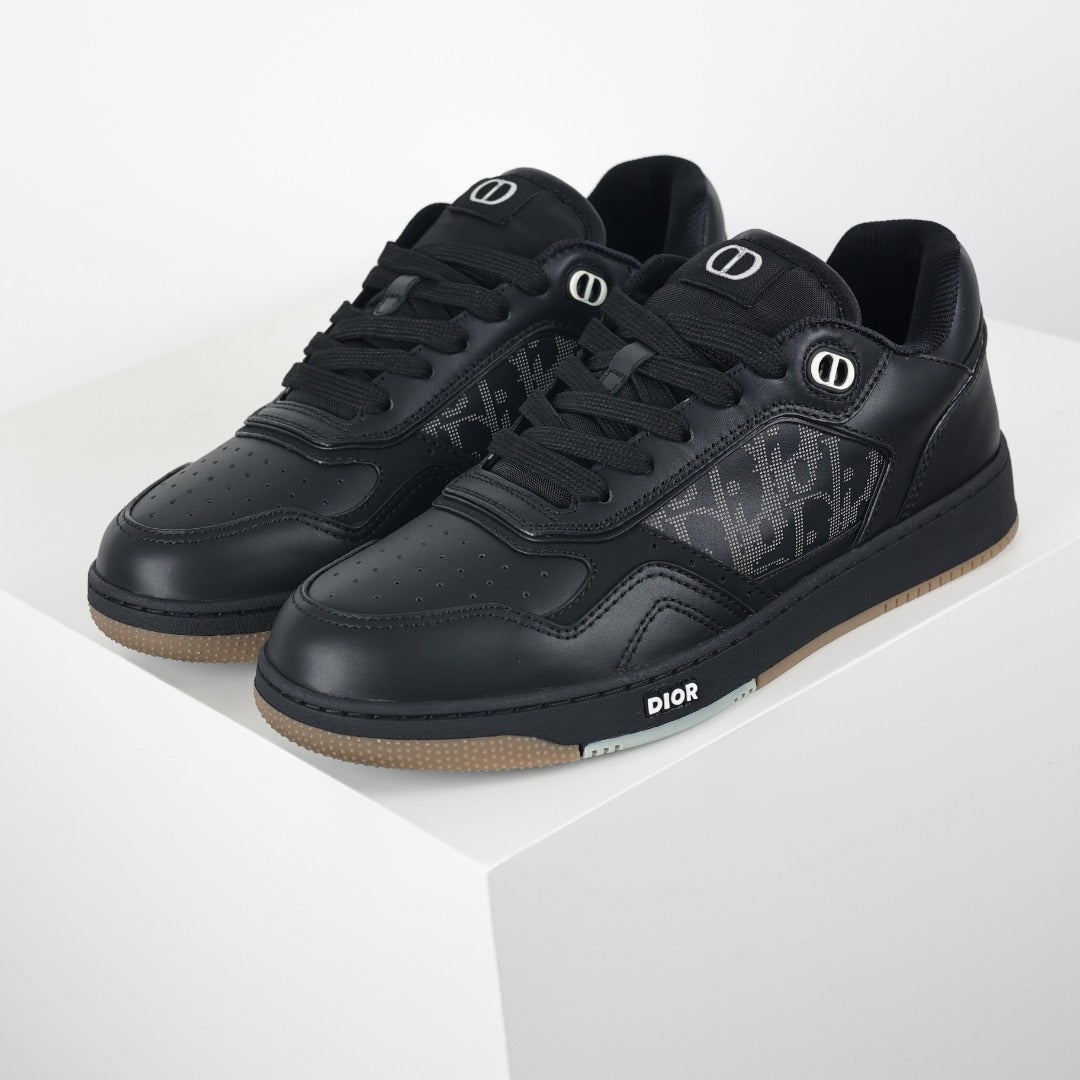 Dior B27 Uptown preto - vista principal em angulo com o par
