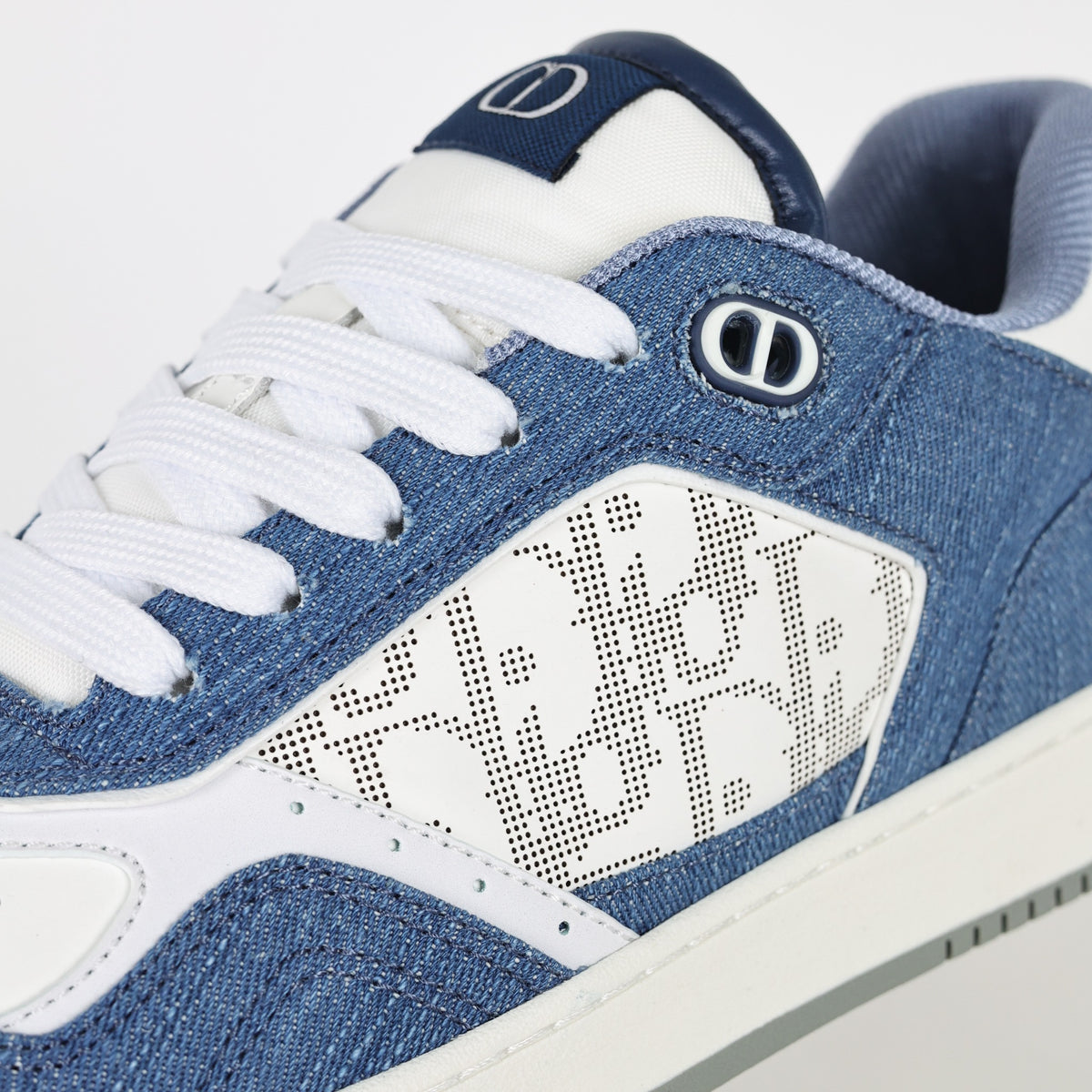 Dior B27 Uptown denim azul - detalhe do painel e acabamento