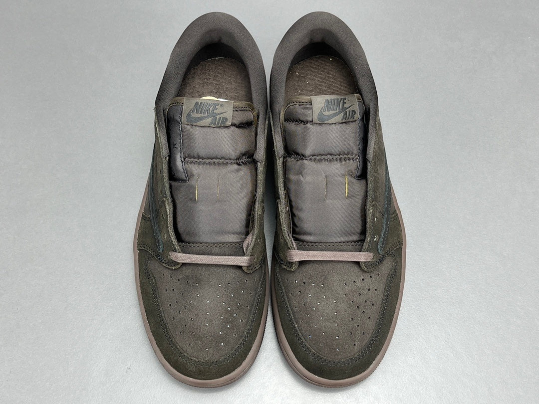 NIKE AIR JORDAN 1 LOW x TRAVIS SCOTT