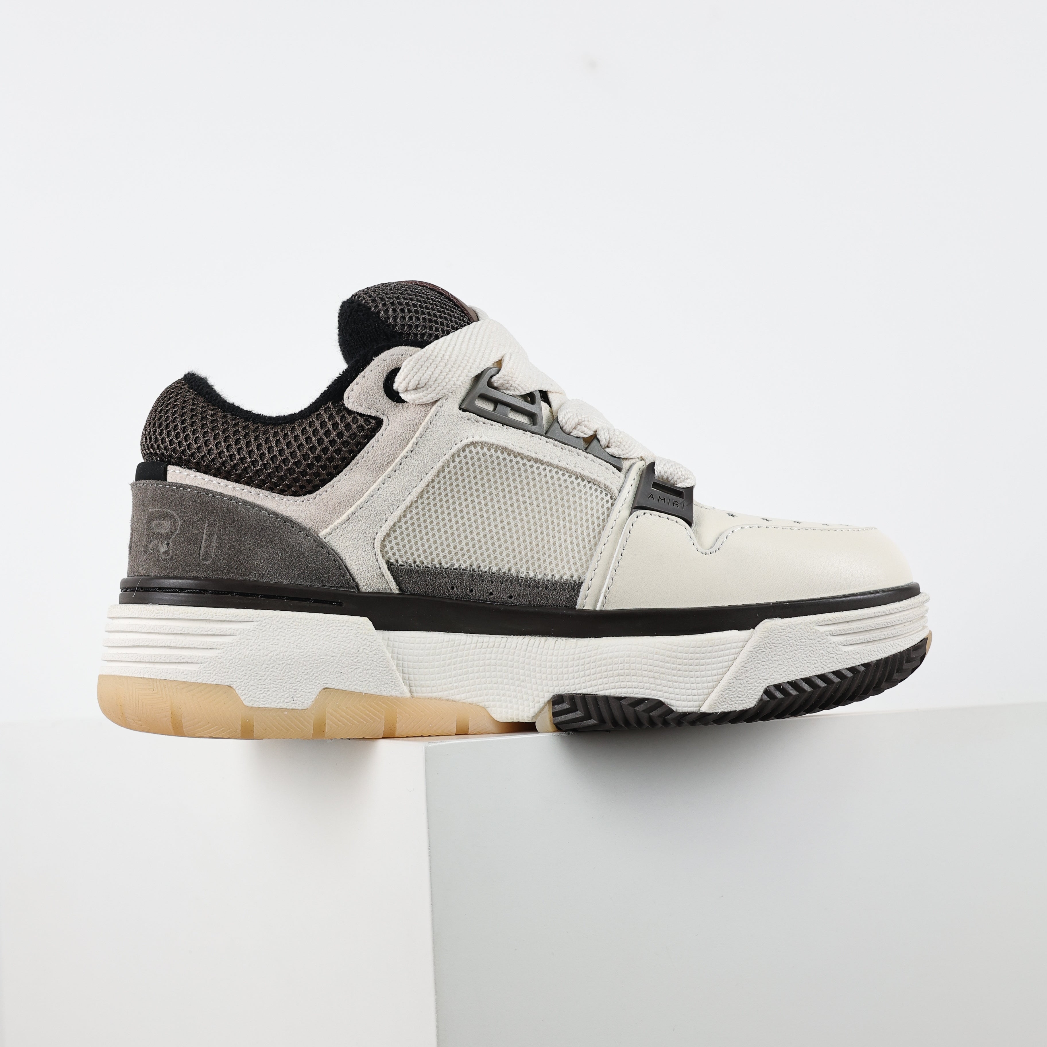 Tenis AMIRI MA-1 - Branco/Marrom