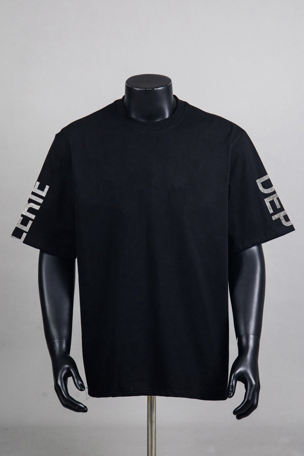 Gallery Dept. French Collector Tee Washed Black - frente manequim