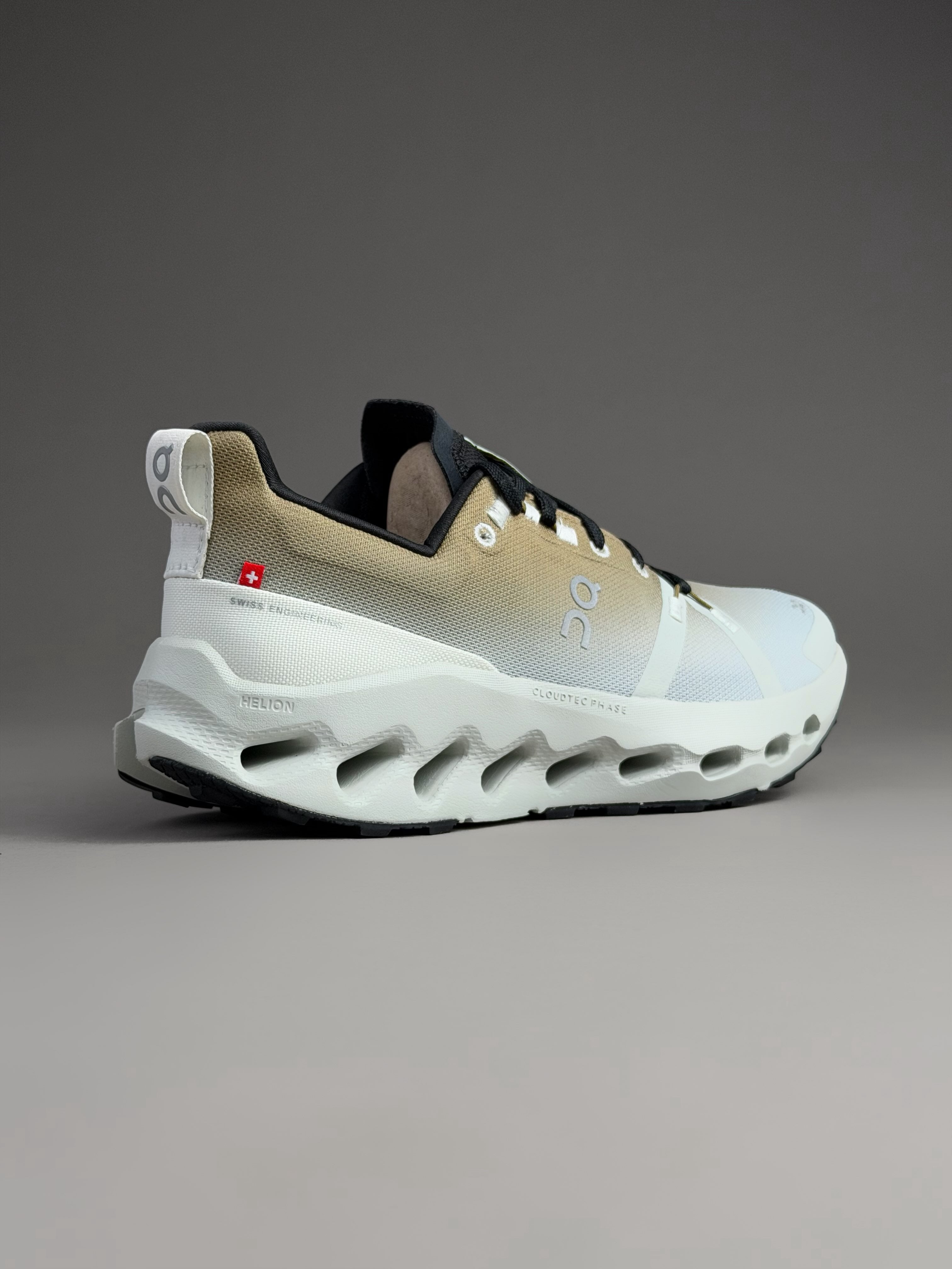 On Running 'Cloudsurfer Trail Waterproof'