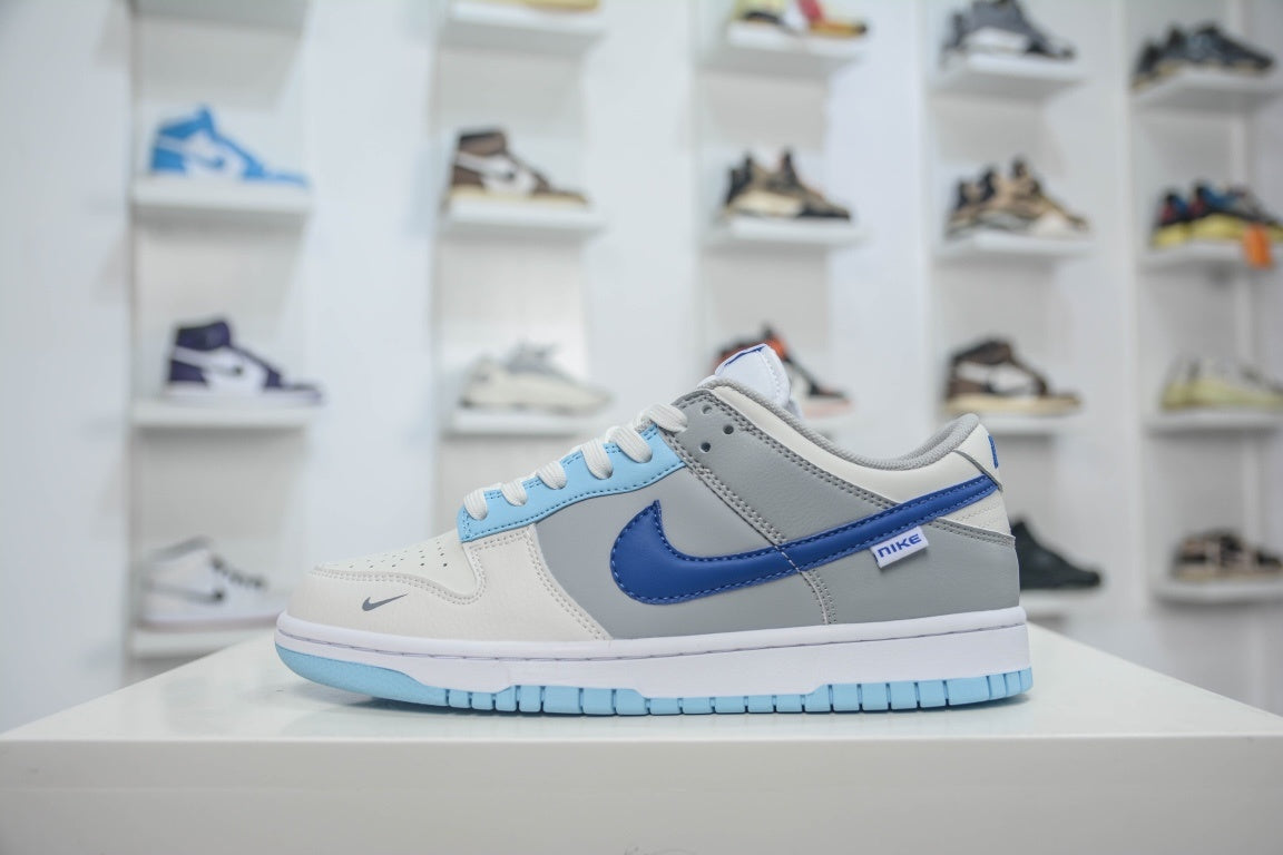 NIKE DUNK LOW IVORY HYPER ROYAL - lateral oposta