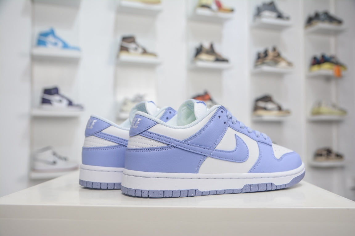 NIKE DUNK LOW NEXT NATURE LILAC - traseira em angulo