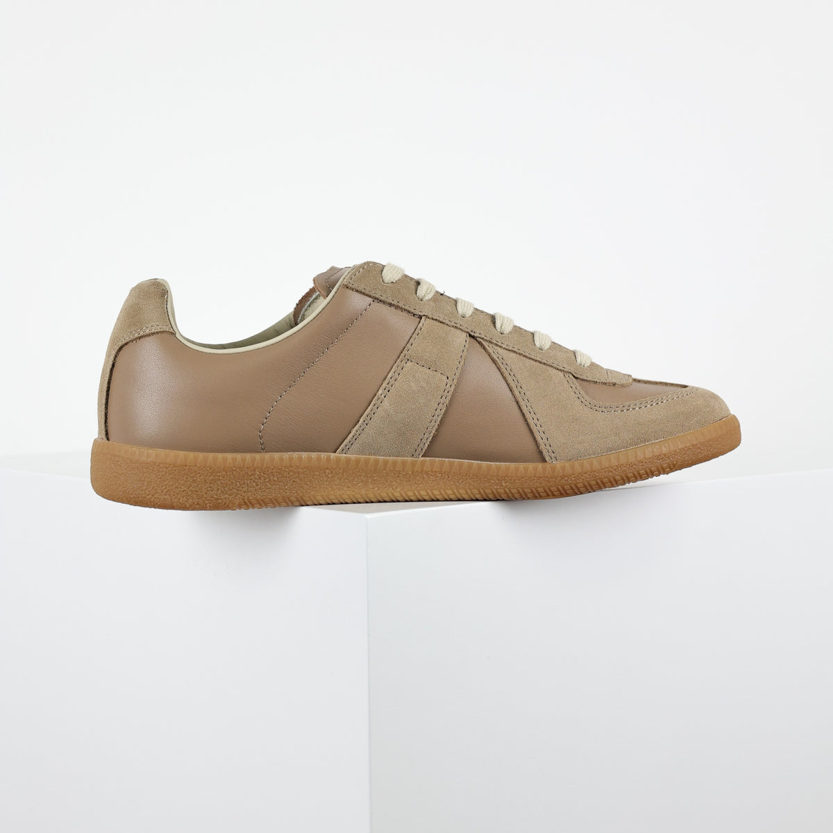 Maison Margiela Low Top caramelo - vista lateral