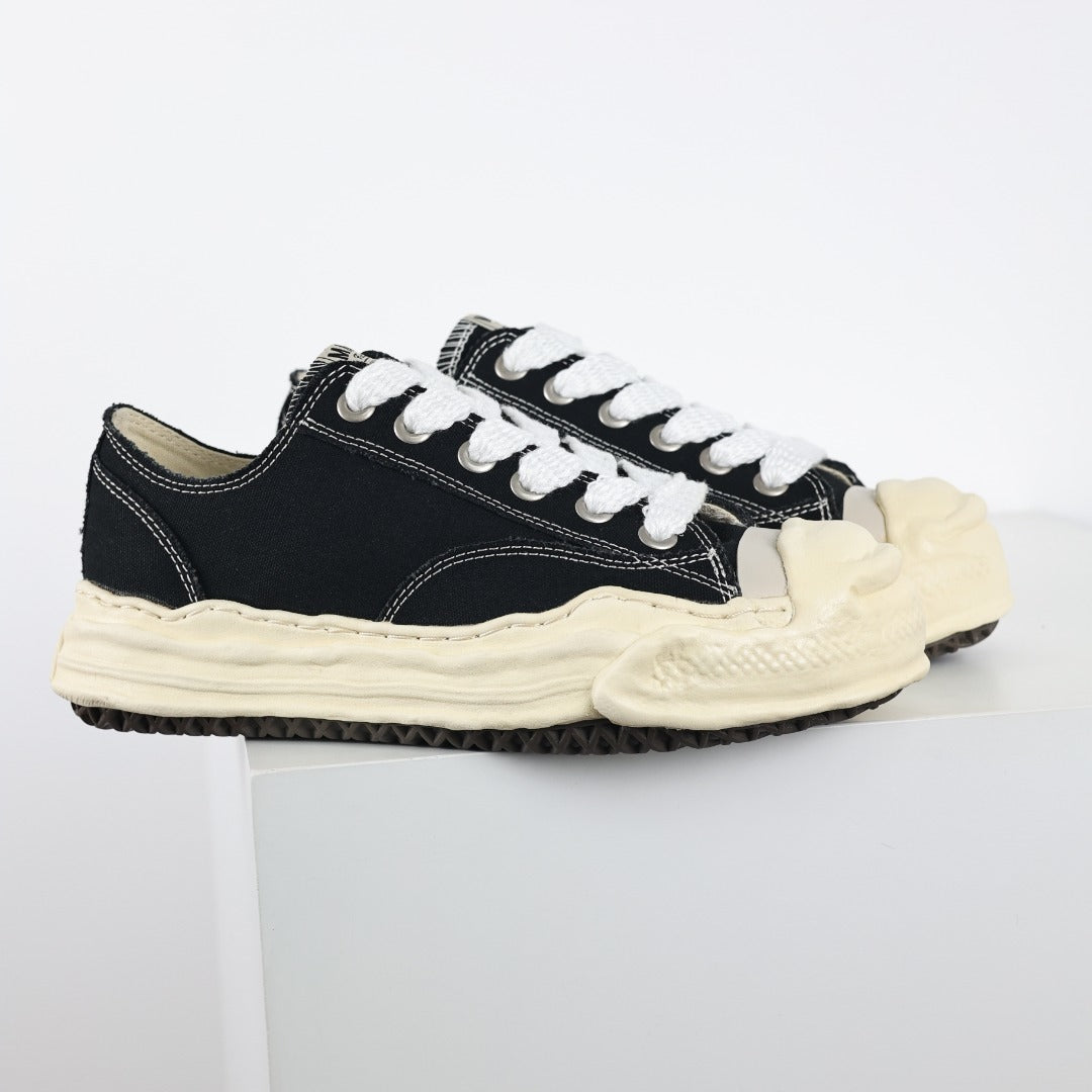 Maison Mihara Yasuhiro Blakey VL Black vista lateral