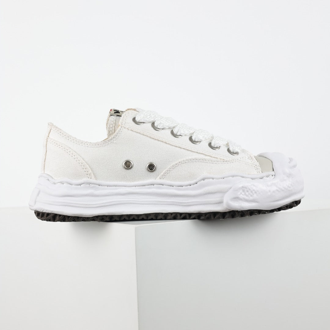 Maison Mihara Yasuhiro Blakey White White vista lateral