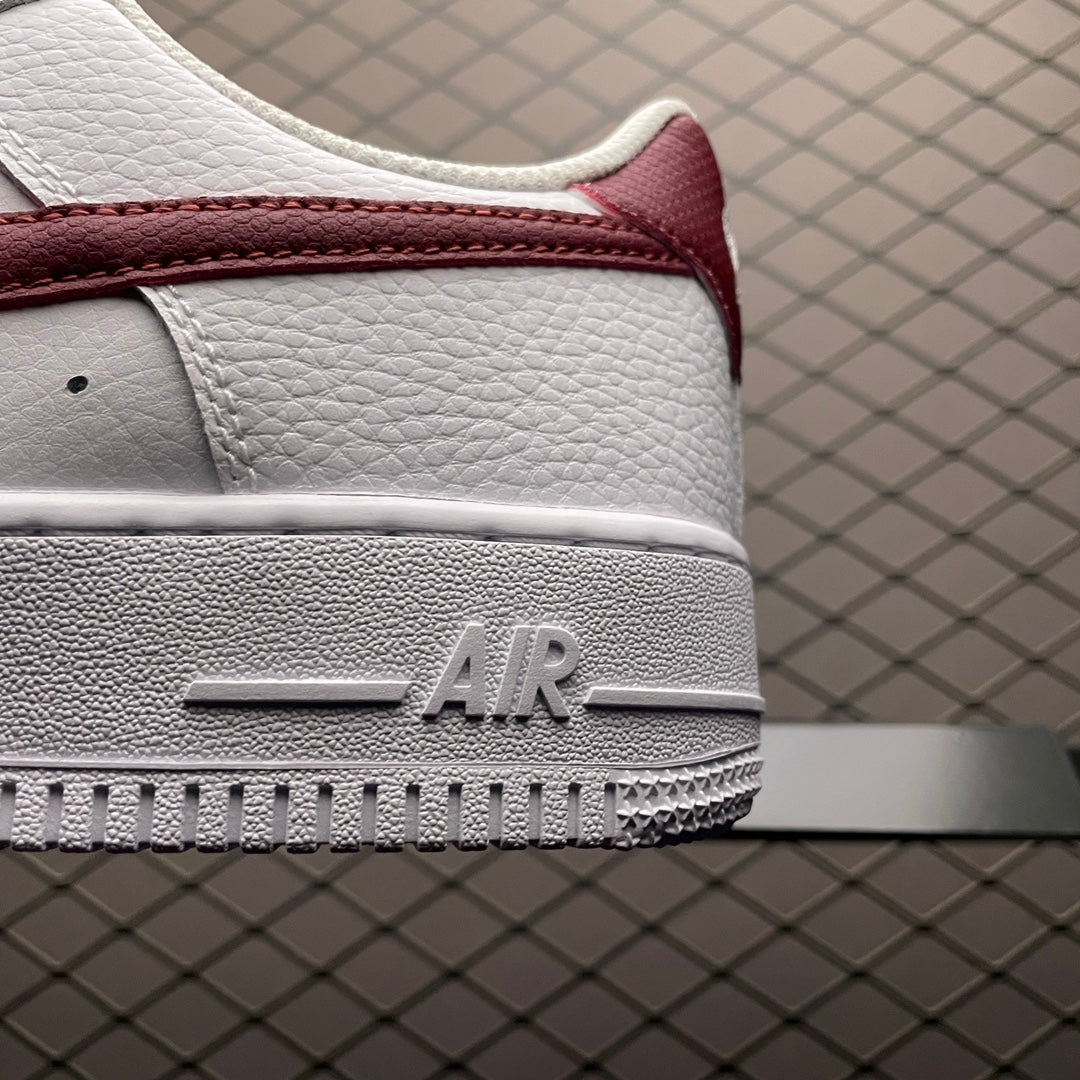 Nike Air Force 1 '07 White Burgundy detail
