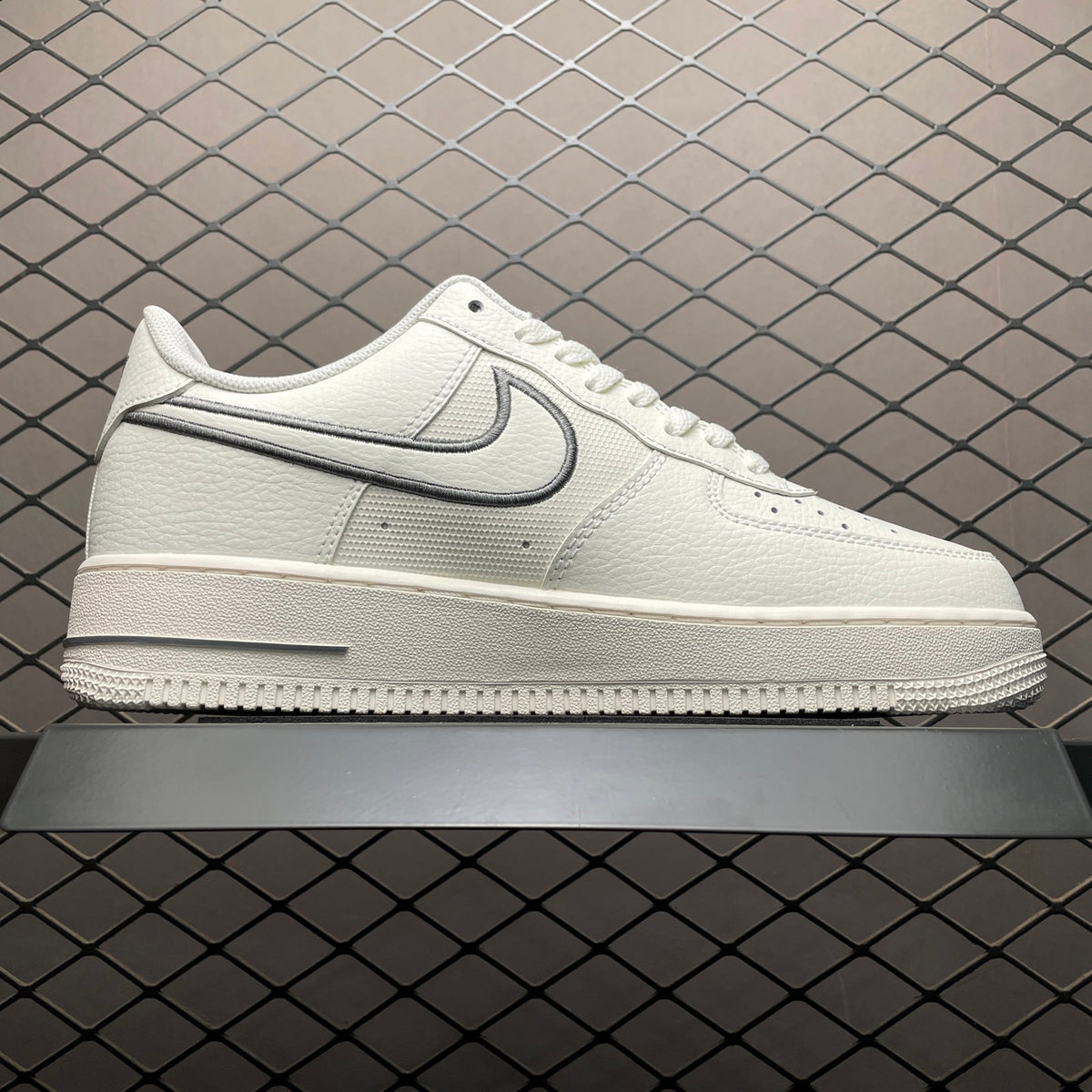 Nike Air Force 1 '07 White Grey side