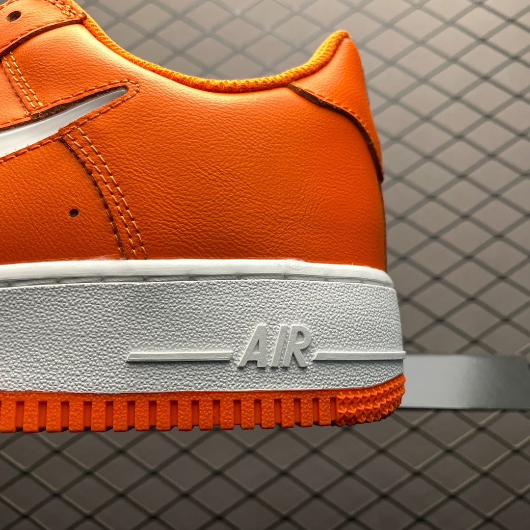 Nike Air Force 1 Low Jewel laranja detalhe