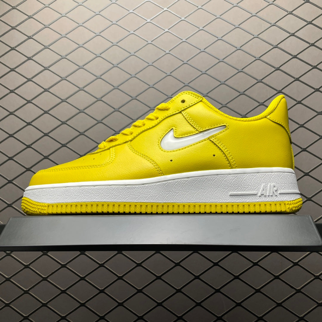 Nike Air Force 1 Low Jewel amarelo - lateral