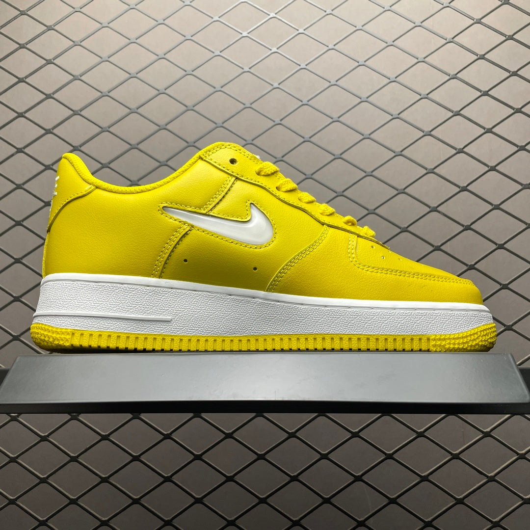 Nike Air Force 1 Low Jewel amarelo - lateral