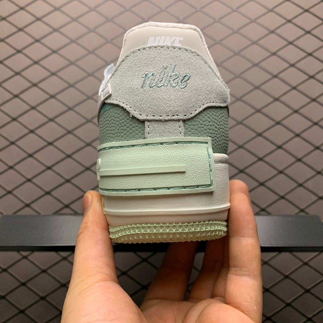 Nike Air Force 1 Shadow cinza menta - frente