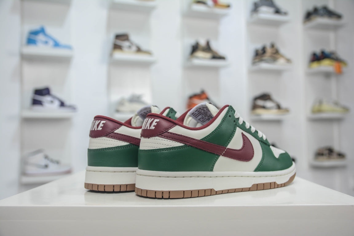 Nike Dunk Low Gorge Green - ângulo
