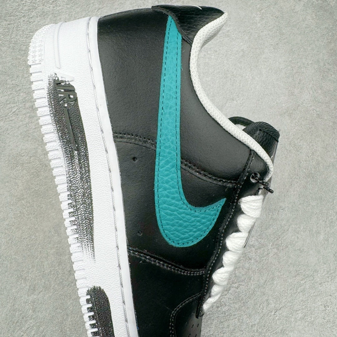PEACEMINUSONE x NIKE AIR FORCE 1 '07 PARA-NOISE 3.0 - lateral oposta