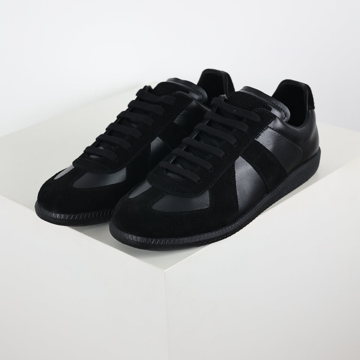 Tênis Maison Margiela Low Top preto - vista principal