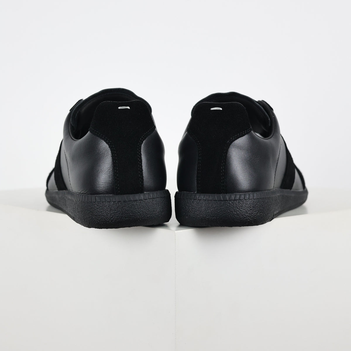 Tênis Maison Margiela Low Top preto - vista traseira
