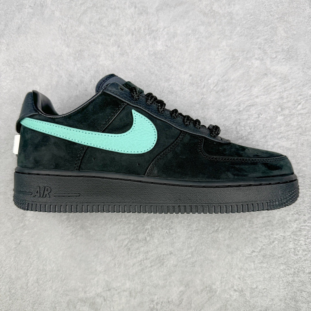 TIFFANY & CO. x NIKE AIR FORCE 1 LOW 1837 - perfil