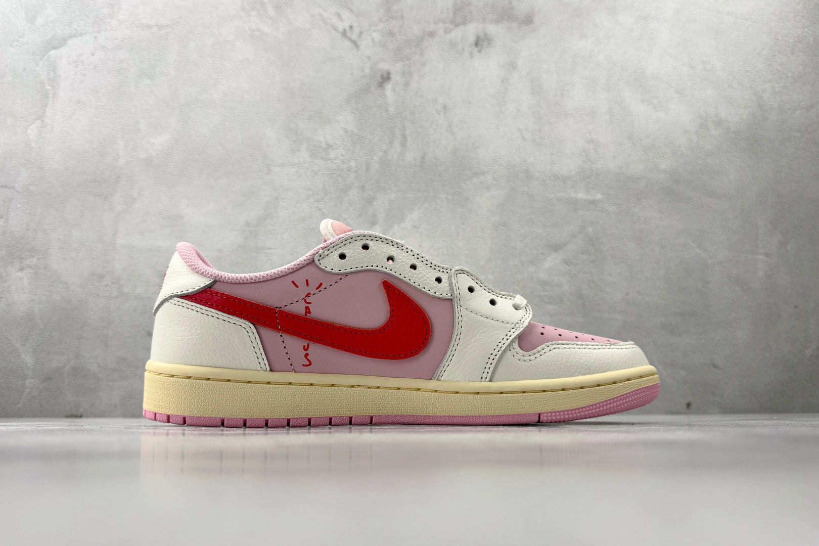 NIKE AIR JORDAN 1 LOW x TRAVIS SCOTT