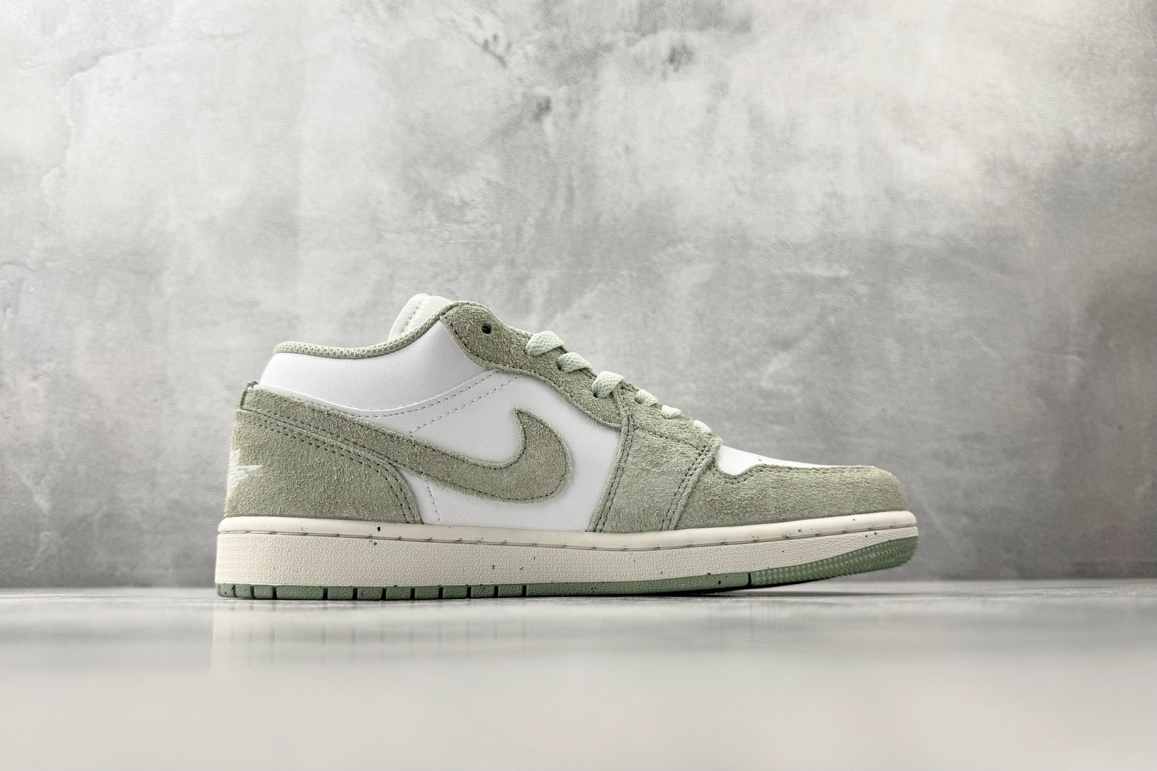 NIKE AIR JORDAN 1 LOW 'SEAFOAM'
