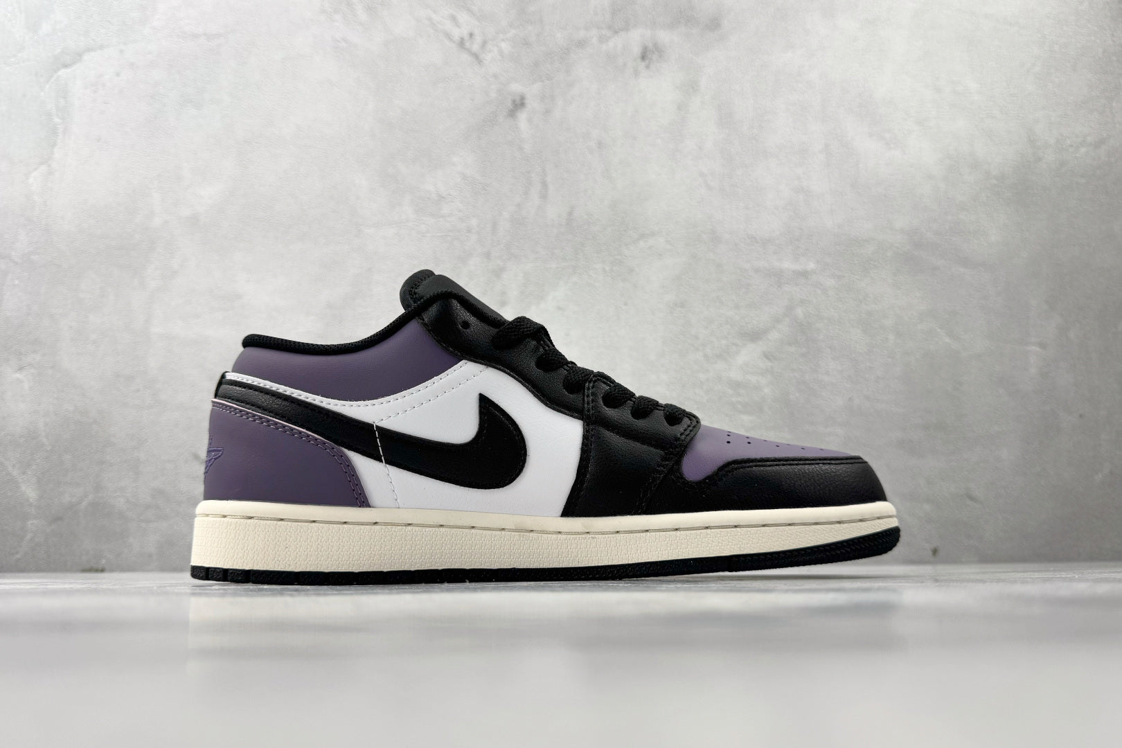 NIKE AIR JORDAN 1 LOW 'COURT PURPLE'