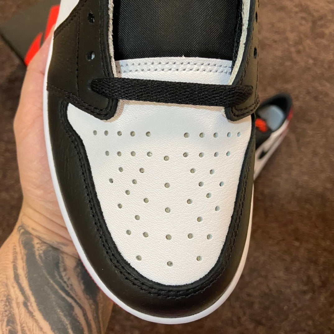 NIKE AIR JORDAN 1 LOW 'BLACK TOE'