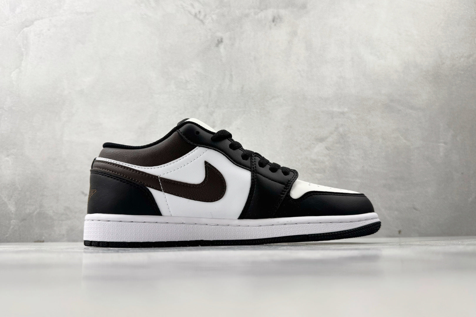 NIKE AIR JORDAN 1 LOW 'PANDA'