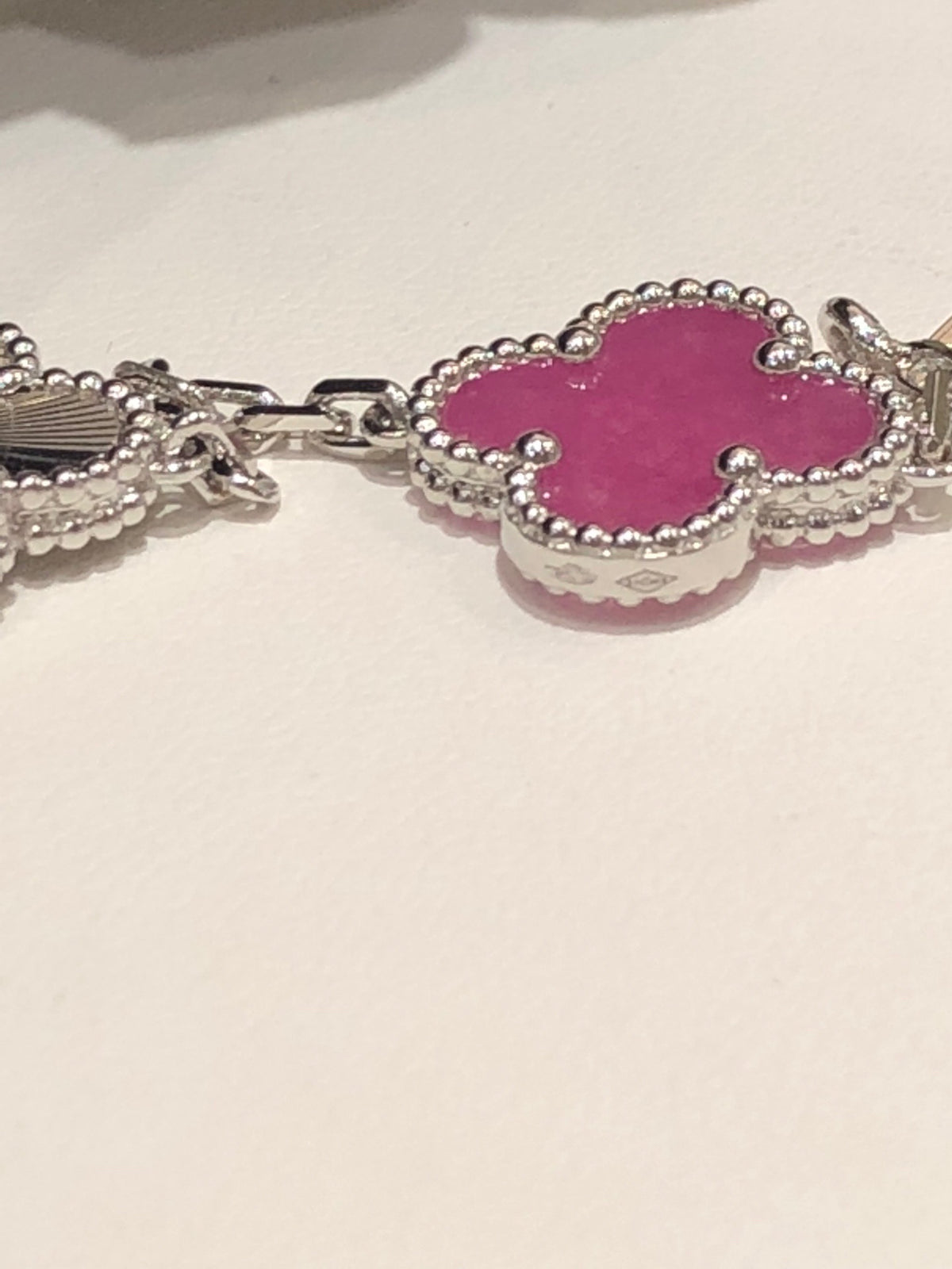 Pulseira Van Cleef & Arpels 'Alhambra 5 Motifs'