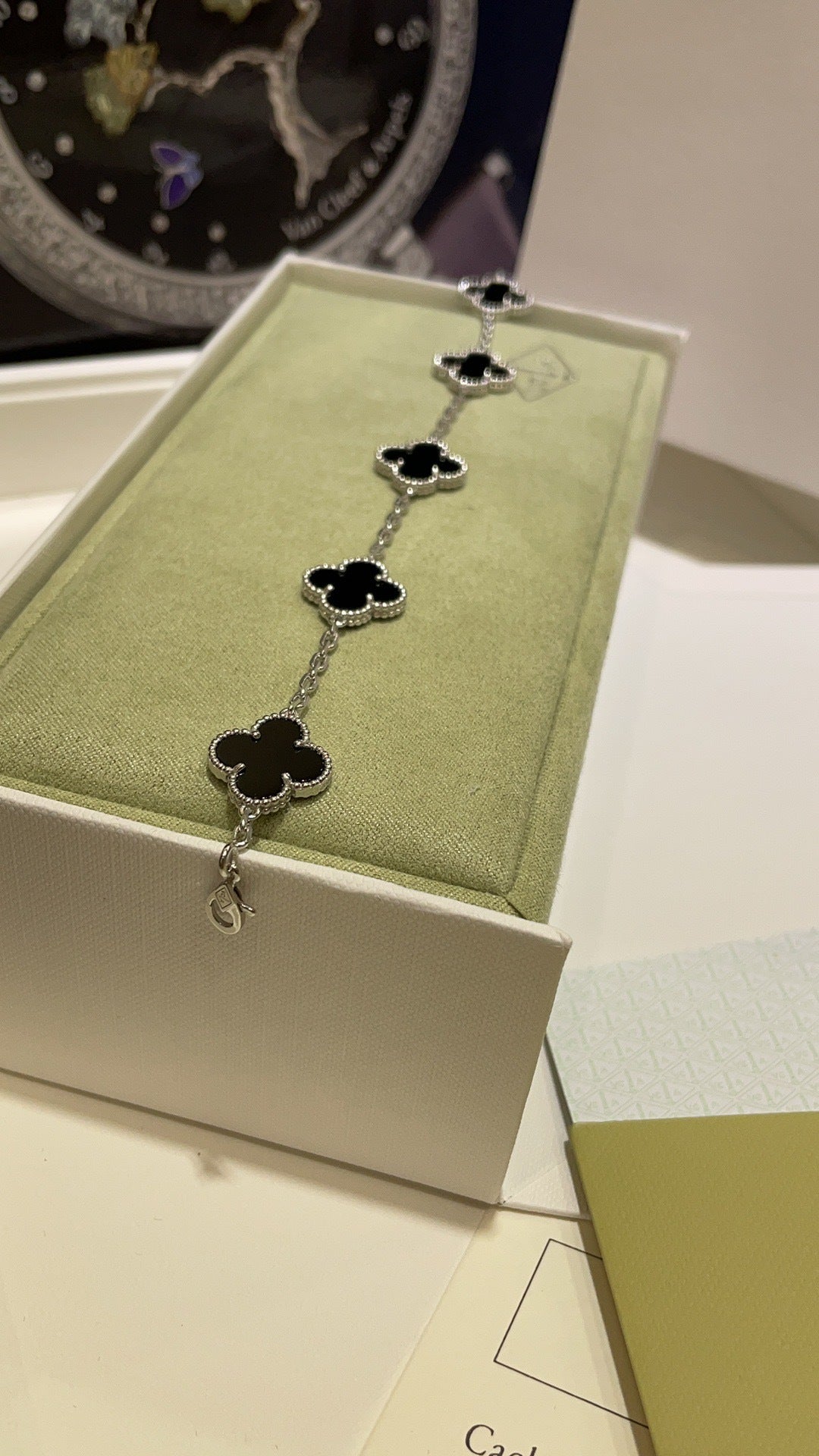 Pulseira Van Cleef & Arpels 'Alhambra 5 Motifs'