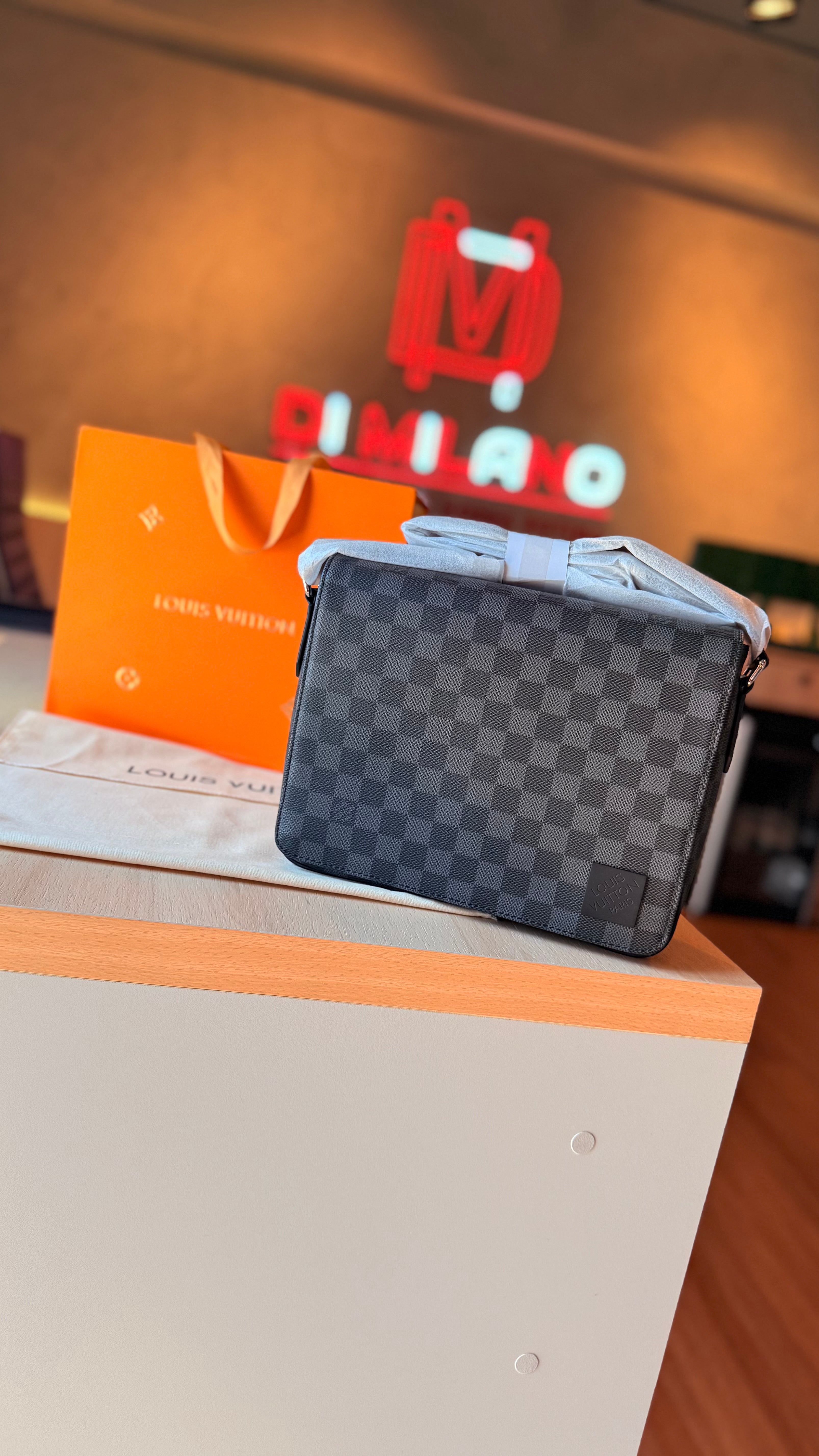 LOUIS VUITTON ‘DISTRICT DAMIER’