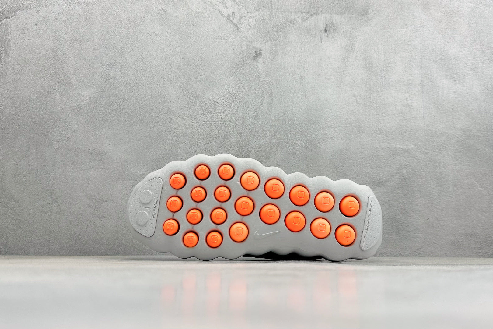 NIKE MIND 002