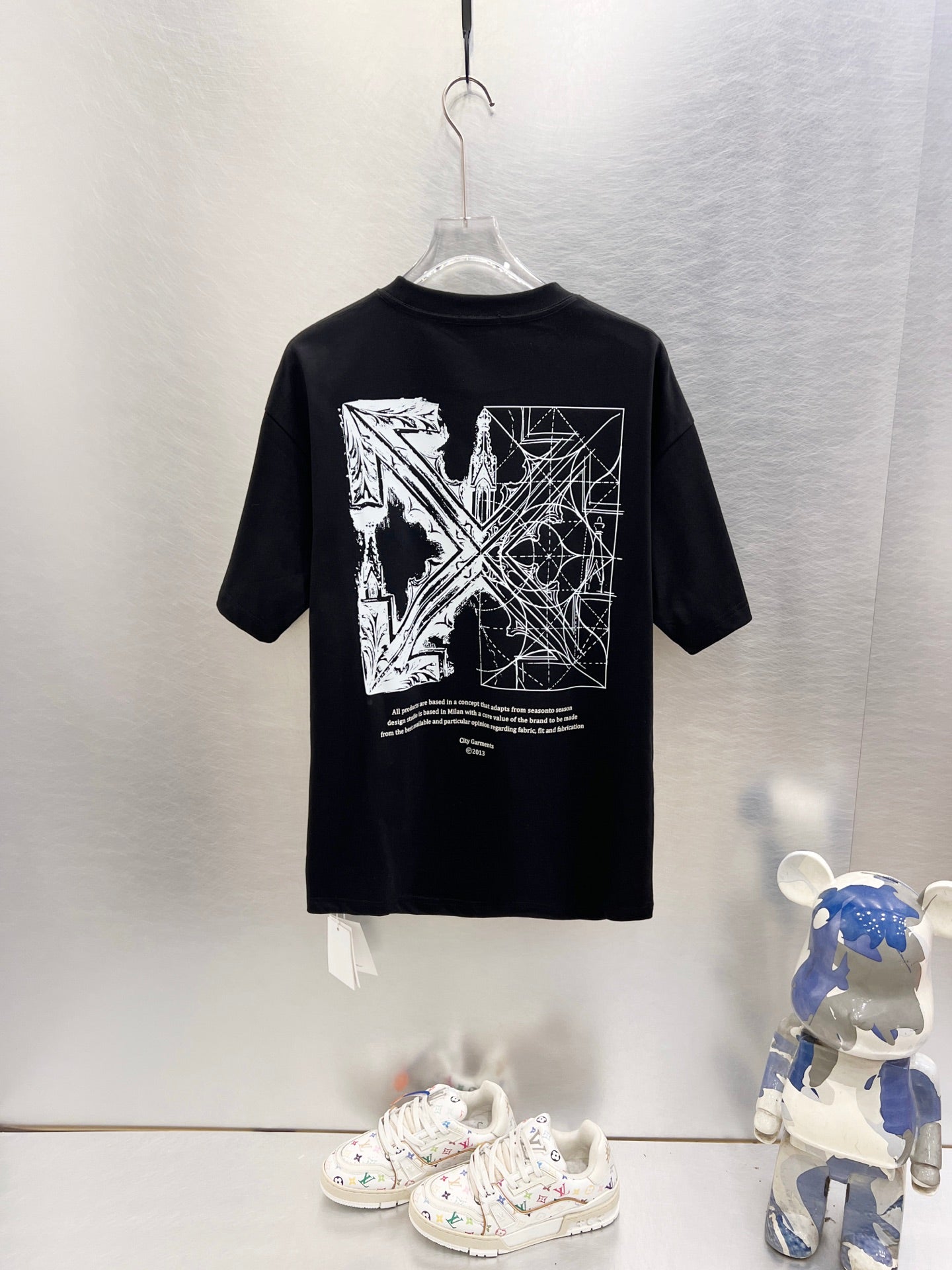 Camiseta OFF-WHITE (Oversized)