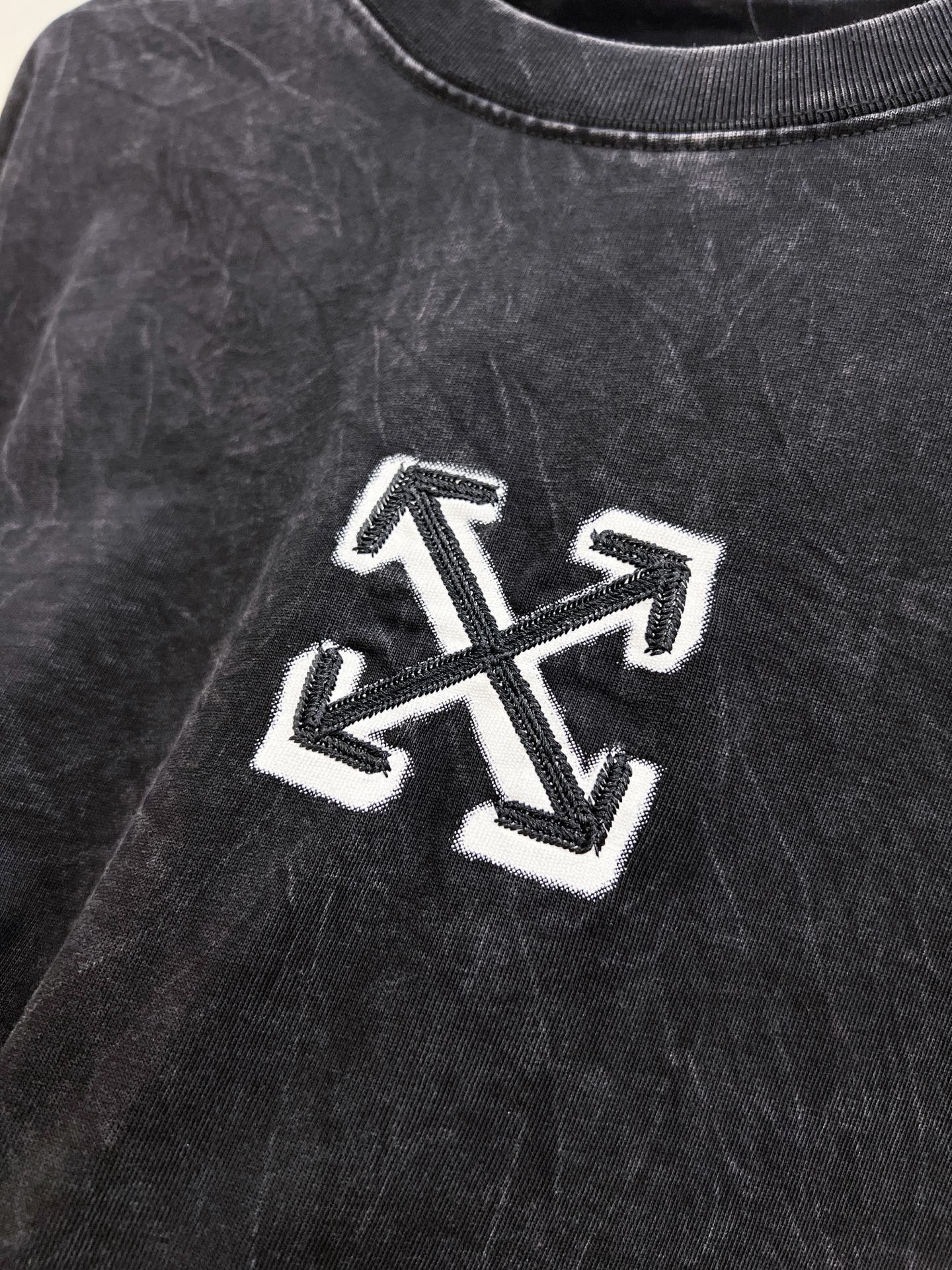 Camiseta OFF-WHITE (Oversized)
