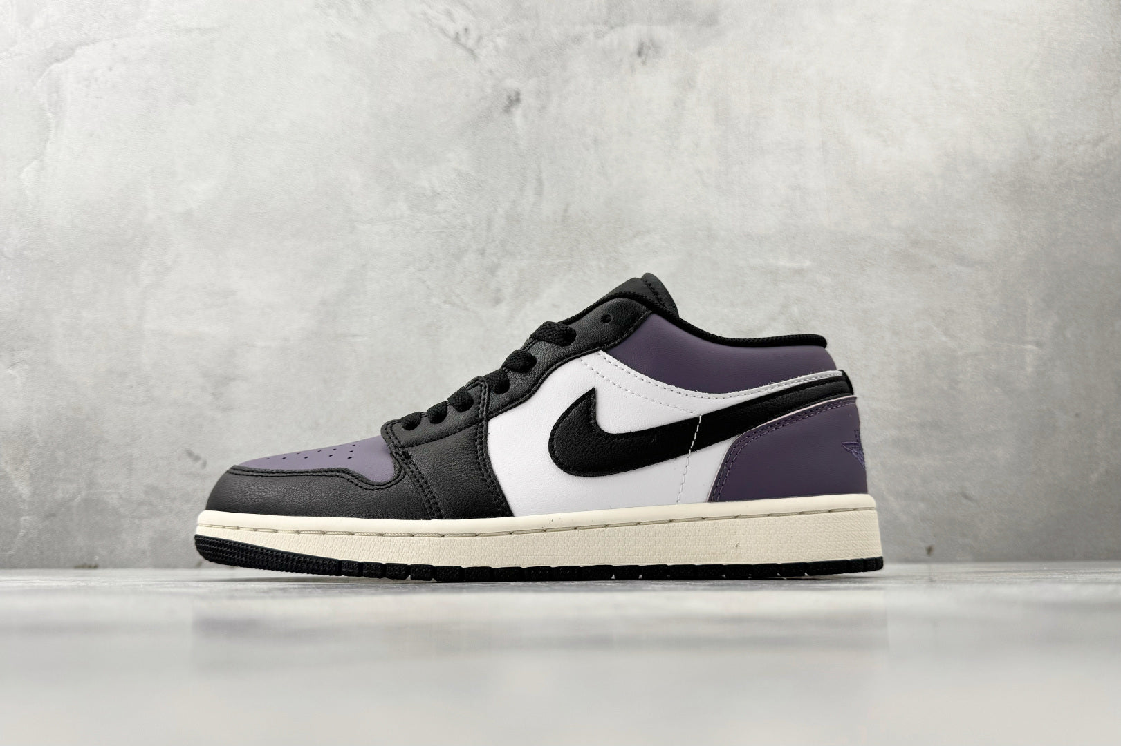 NIKE AIR JORDAN 1 LOW 'COURT PURPLE'