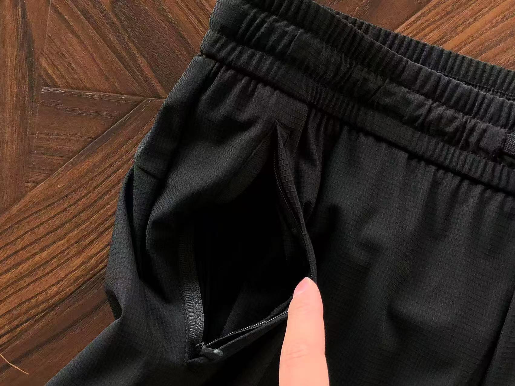 SHORTS ON RUNNING
