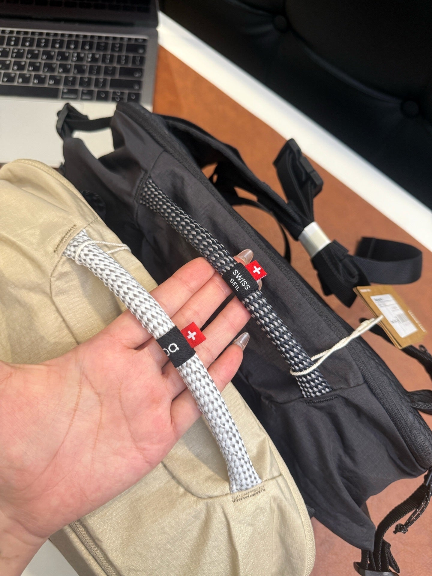 BAG ON RUNNING