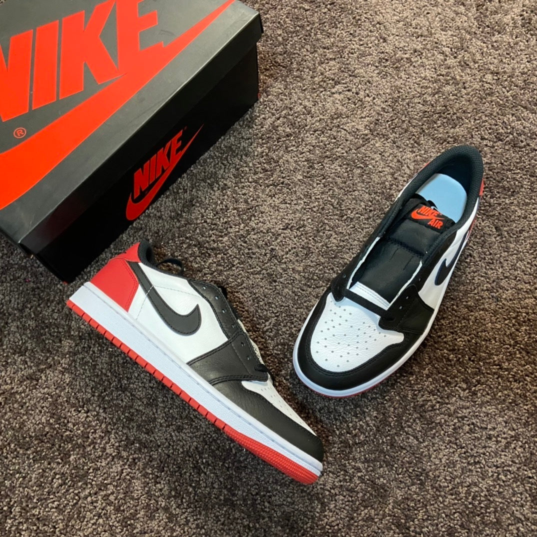 NIKE AIR JORDAN 1 LOW 'BLACK TOE'