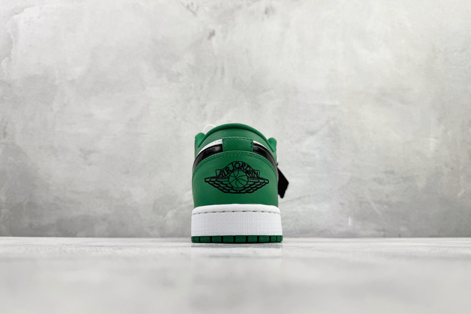 NIKE AIR JORDAN 1 LOW 'PINE GREEN'