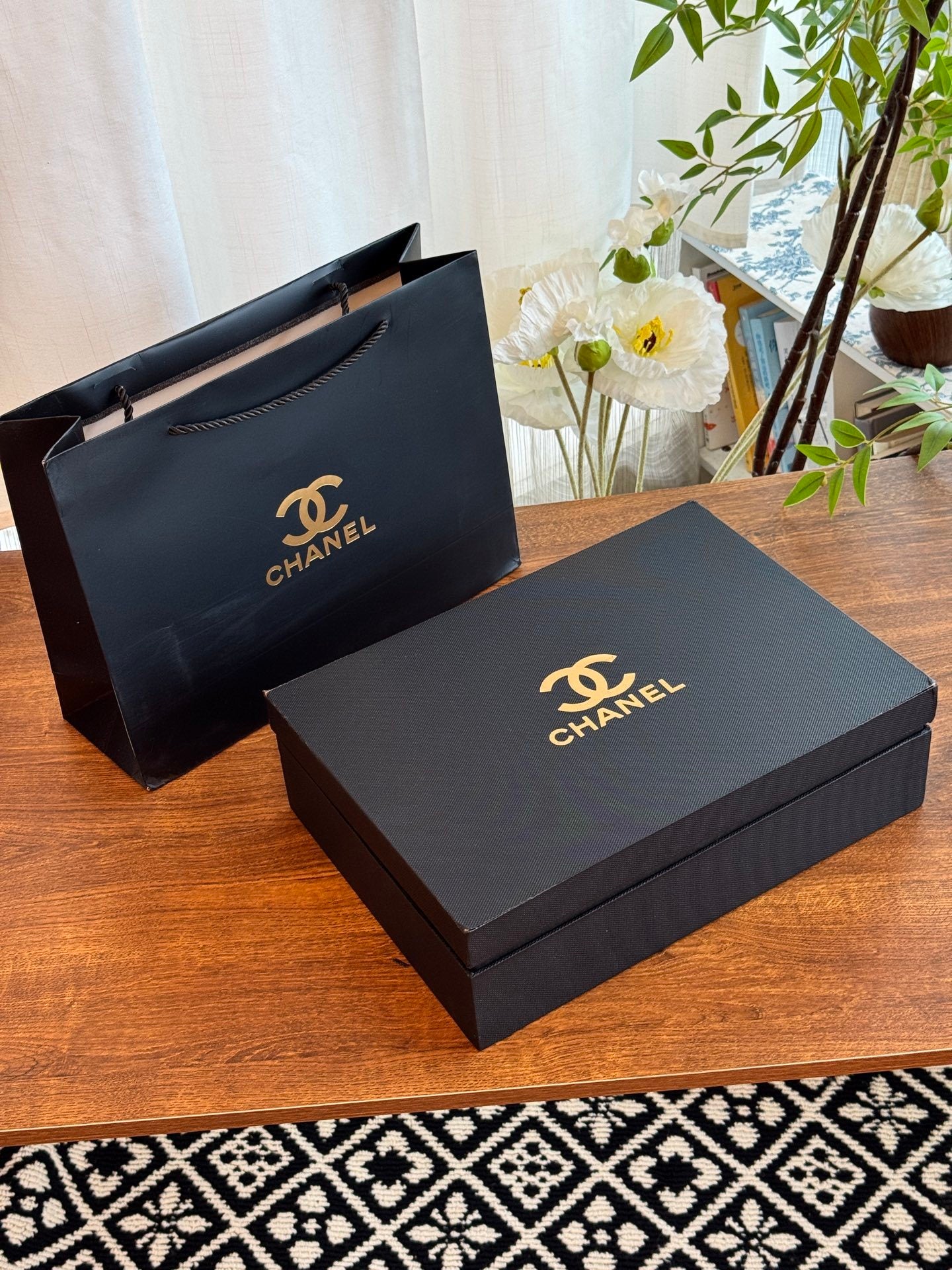 CHANEL 'VIP Coffee Gift Set'