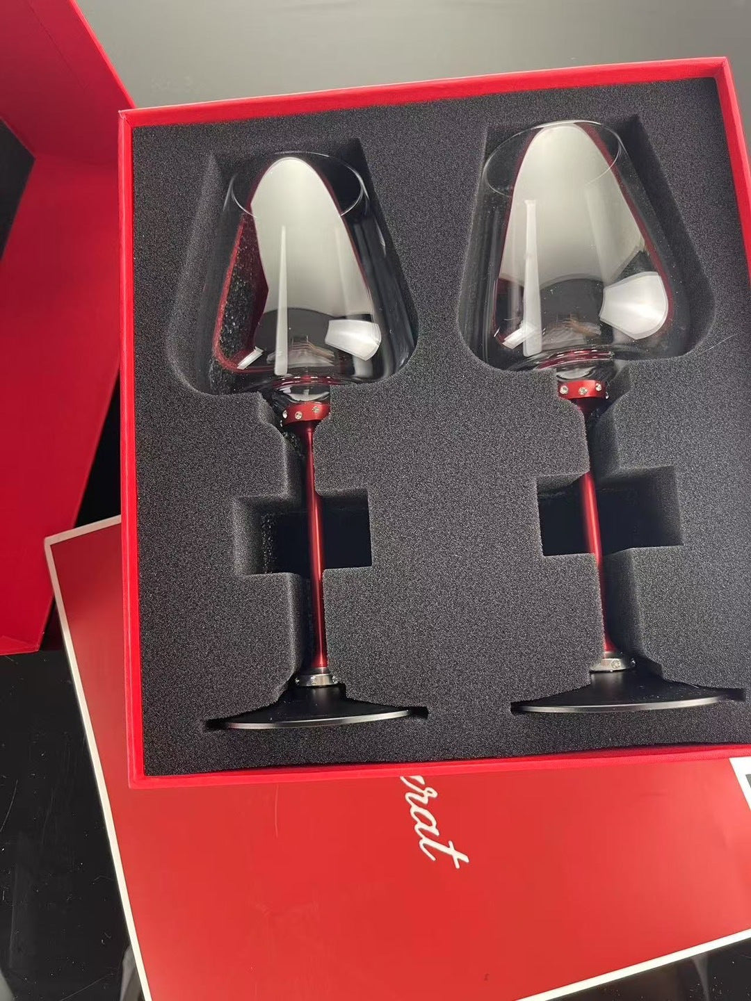 Baccarat 'Red Stem Wine Glass Set' (Cristal)